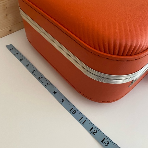 Vintage Retro Mod Orange Vinyl Suitcase Mid Century Travel Luggage 60s 70s Vibe - Picture 10 of 15